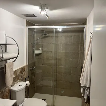 Luca's House - 8 Minutes From The Airport 科斯塔德安提瓜