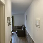Casa Luca - 8 Minutes From The Airport Apartmán *