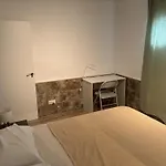 Casa Luca - 8 Minutes From The Airport Apartmán