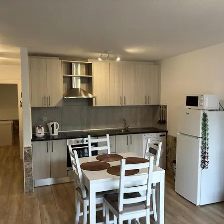 Luca's House - 8 Minutes From The Airport *