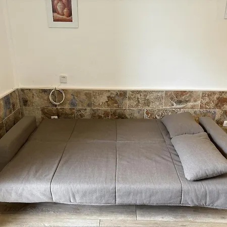 Luca's House - 8 Minutes From The Airport Apartment *