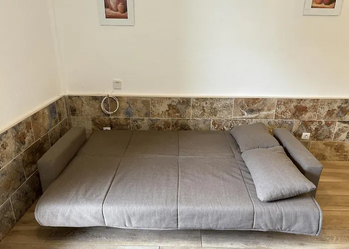 Casa Luca - 8 Minutes From The Airport Apartment *