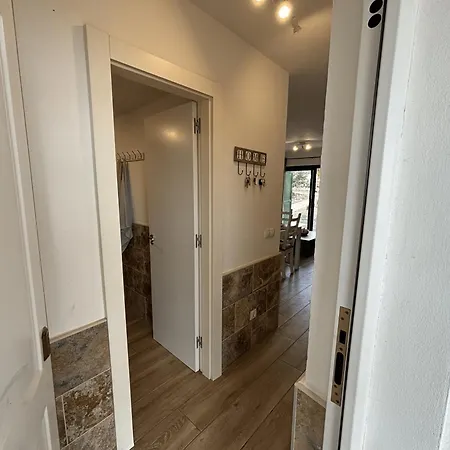 Casa Luca - 8 Minutes From The Airport 公寓 *